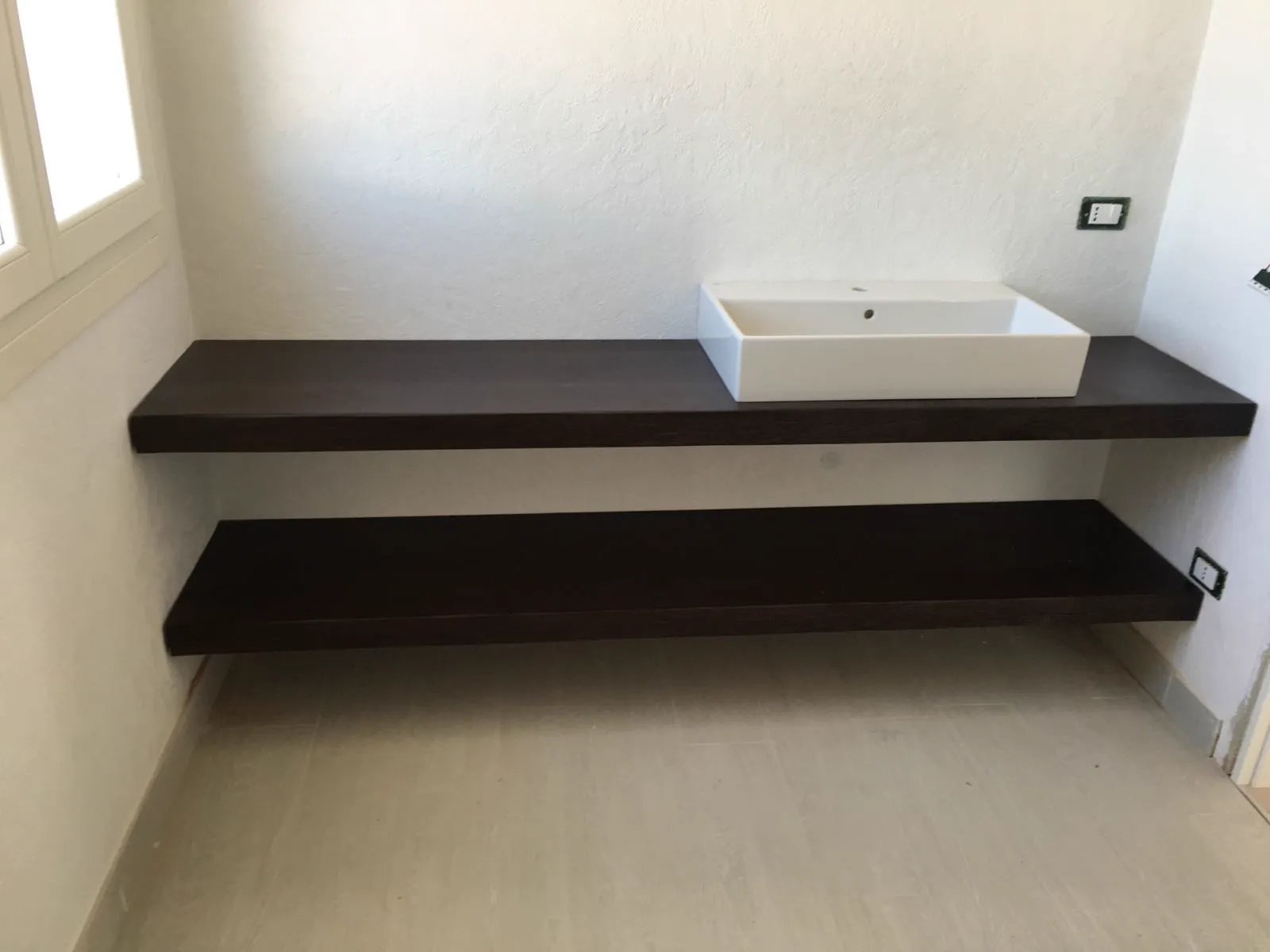 Piani lavabo, mobili bagno e campionature