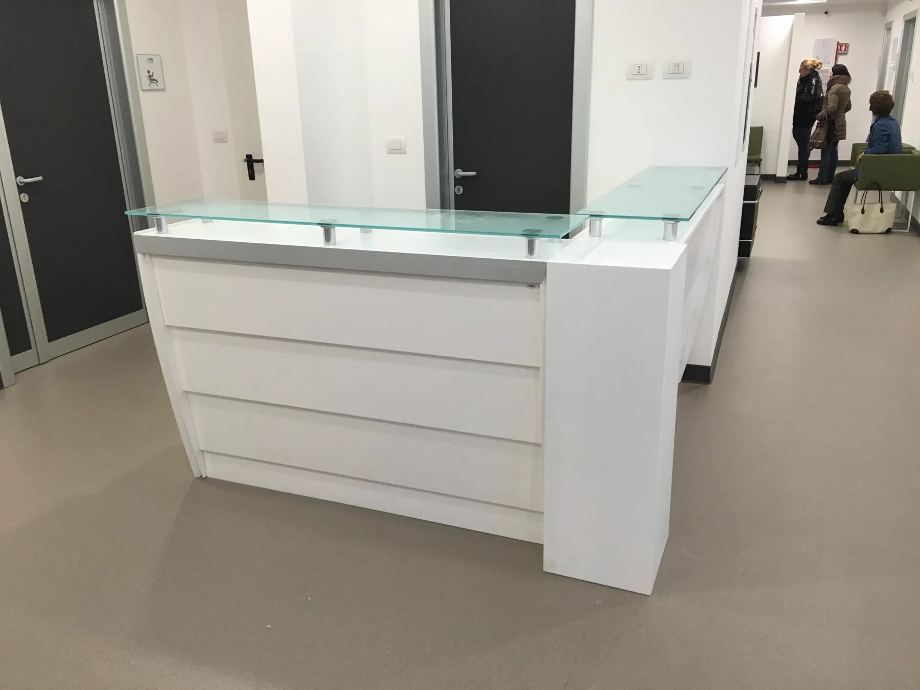 Bancone reception LifeCare, Pescara